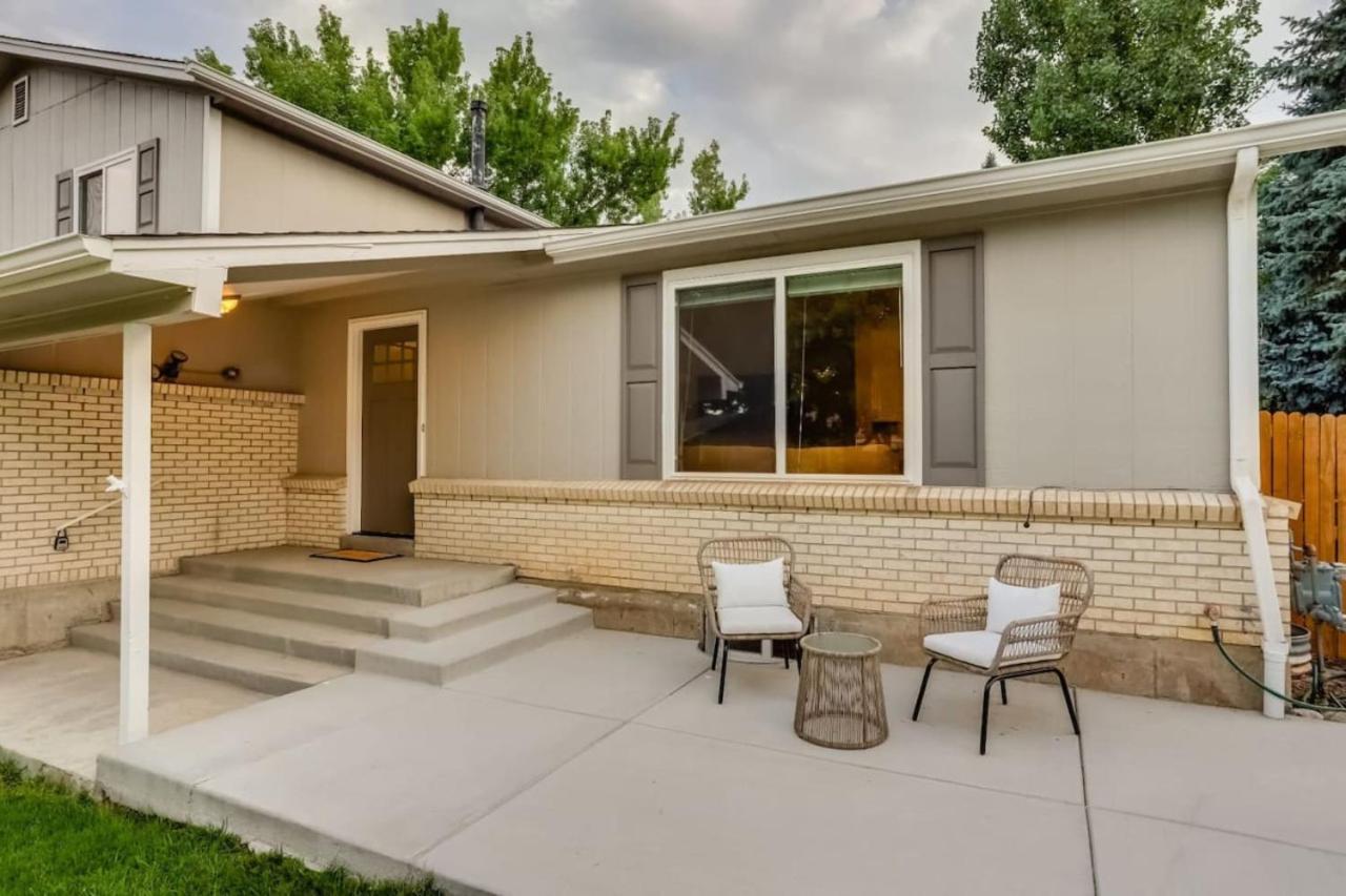 A Great Location Modern Home With A Hot Tub