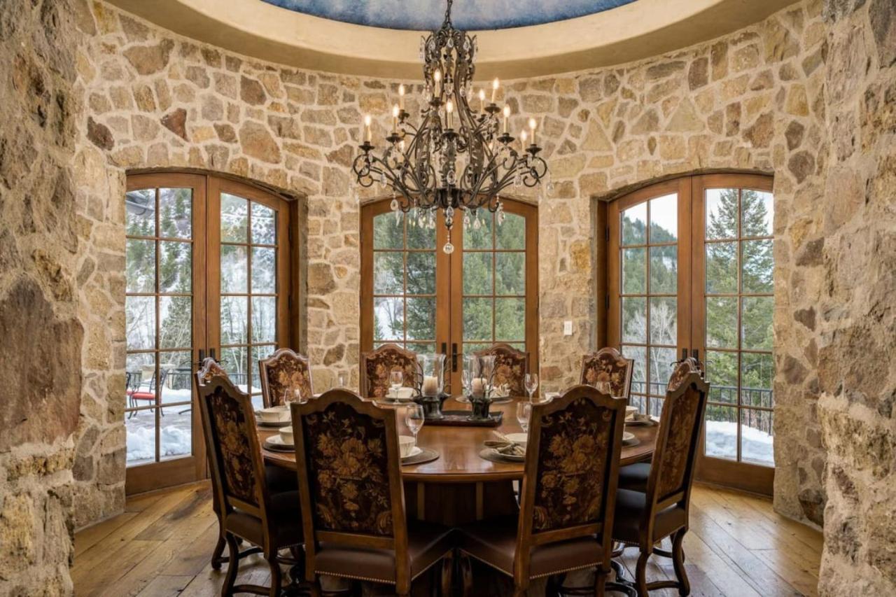 The Mountain Chateau With Stunning Views