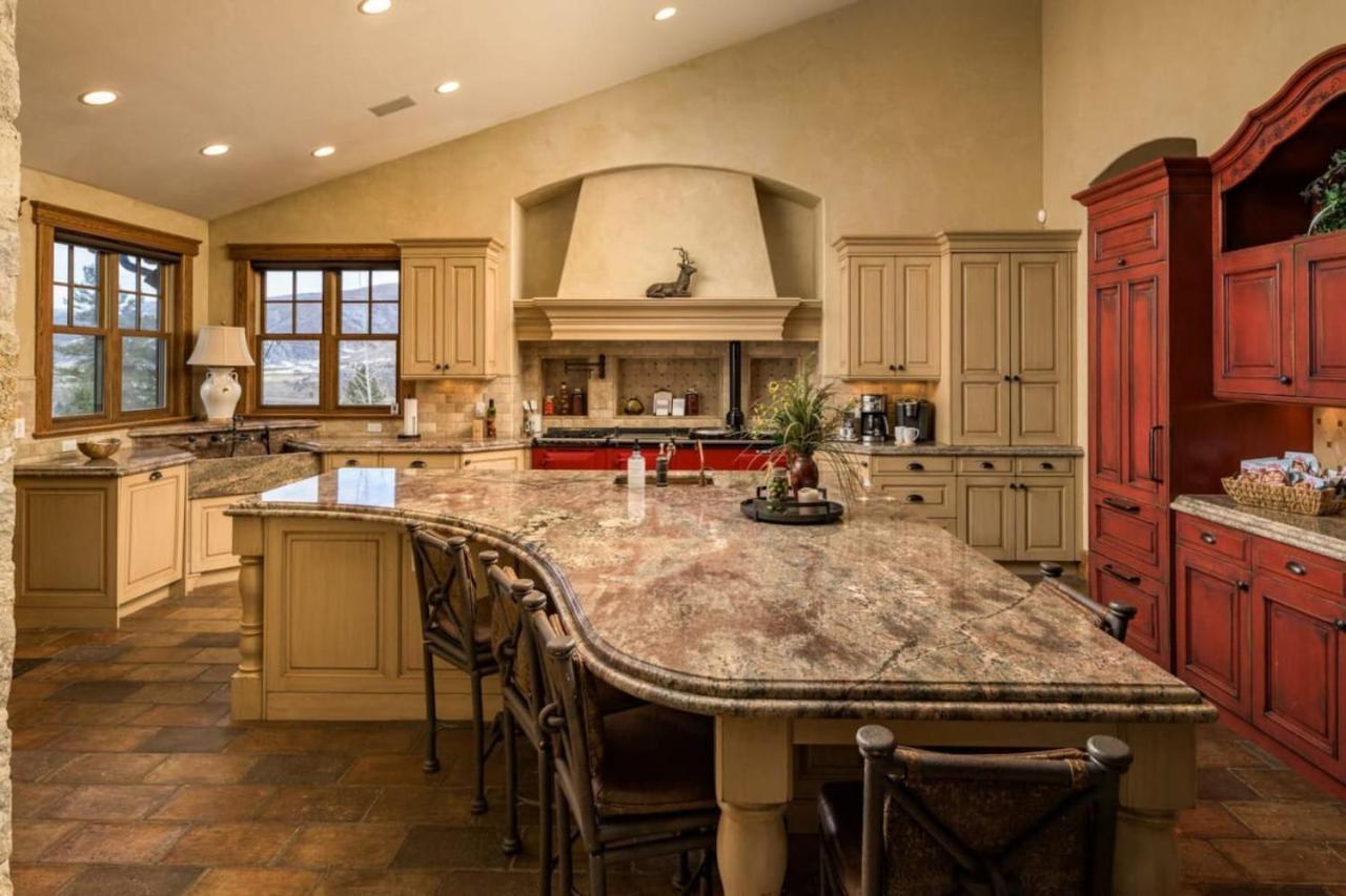 The Mountain Chateau With Stunning Views