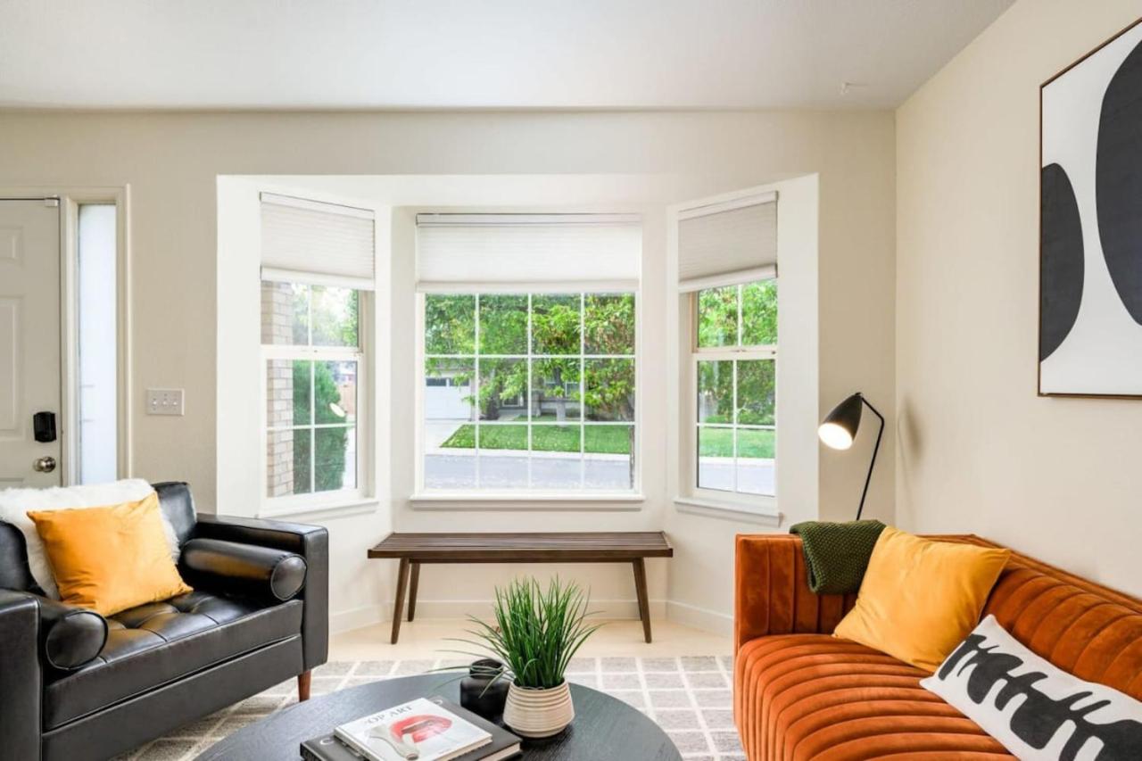 Artist Getaway In Downtown Westminster