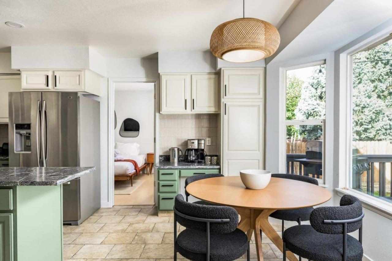 Artist Getaway In Downtown Westminster