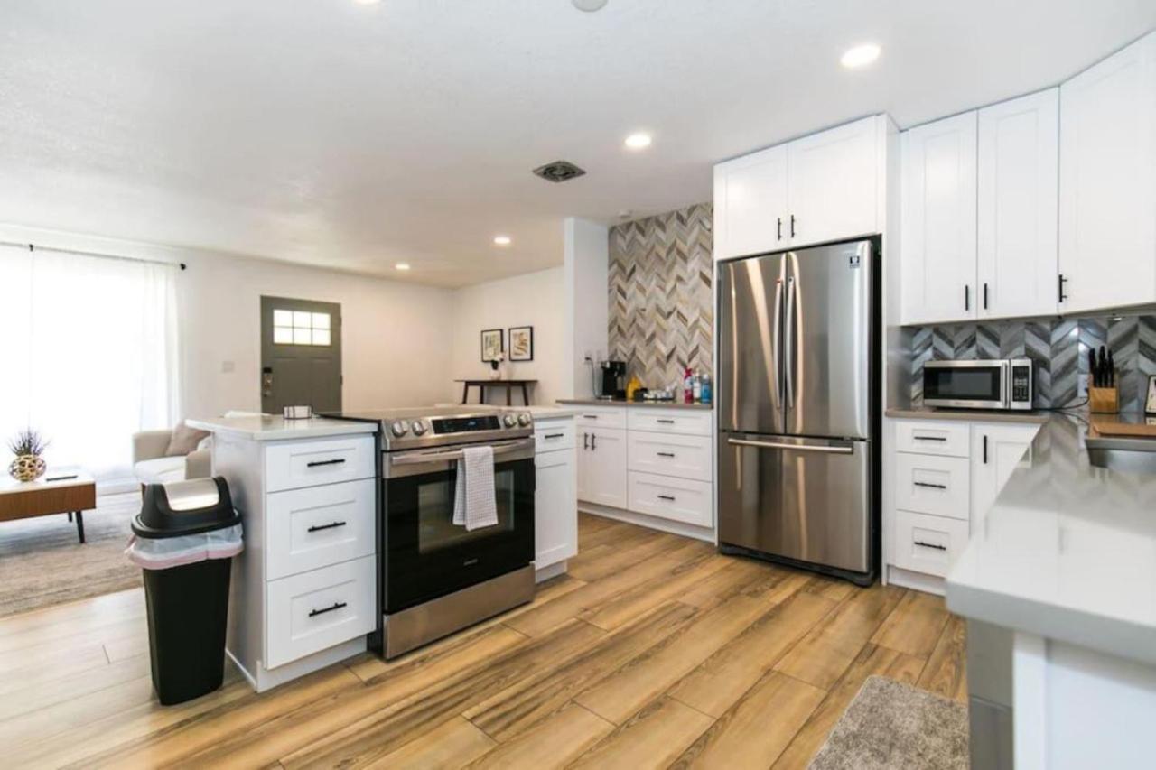 Near Downtown Denver A Huge Home With Two Kitchens