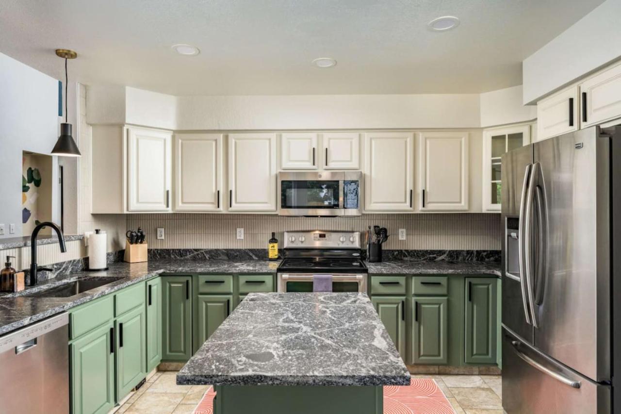 Artist Getaway In Downtown Westminster