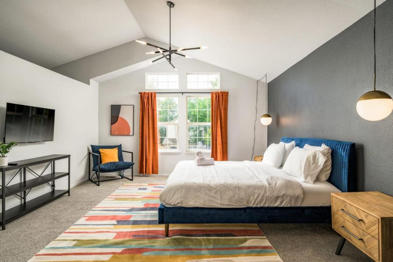 Artist Getaway In Downtown Westminster