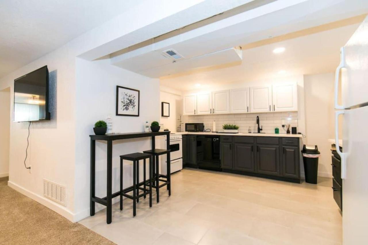 Near Downtown Denver A Huge Home With Two Kitchens
