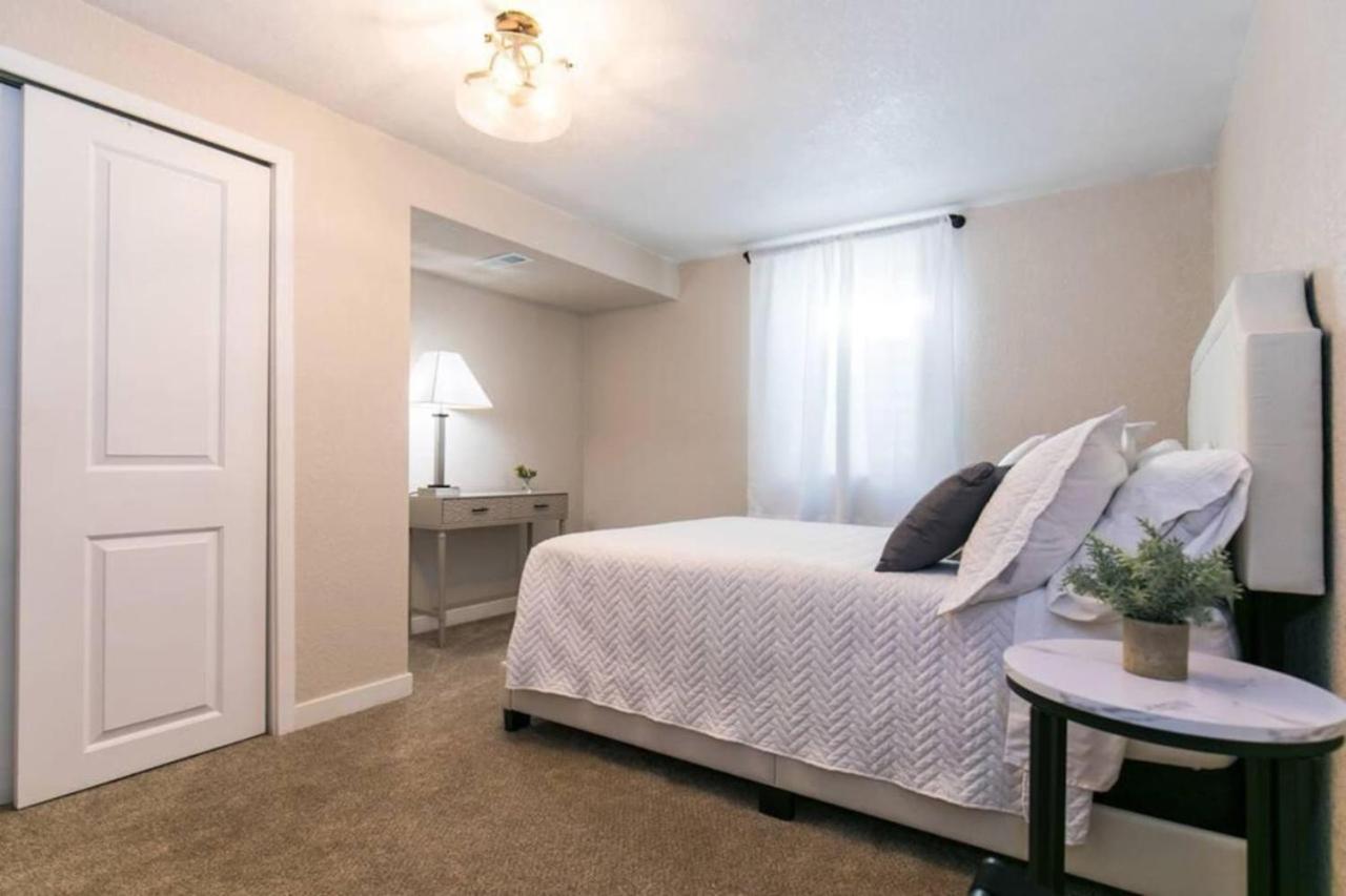 Near Downtown Denver A Huge Home With Two Kitchens