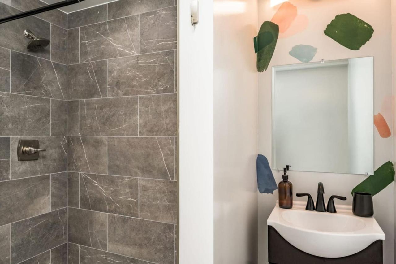 Artist Getaway In Downtown Westminster