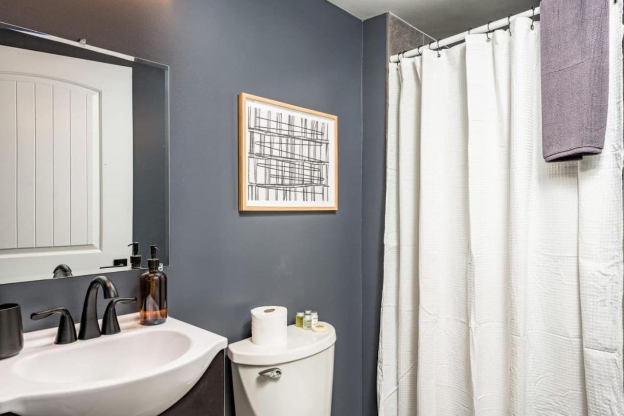 Artist Getaway In Downtown Westminster