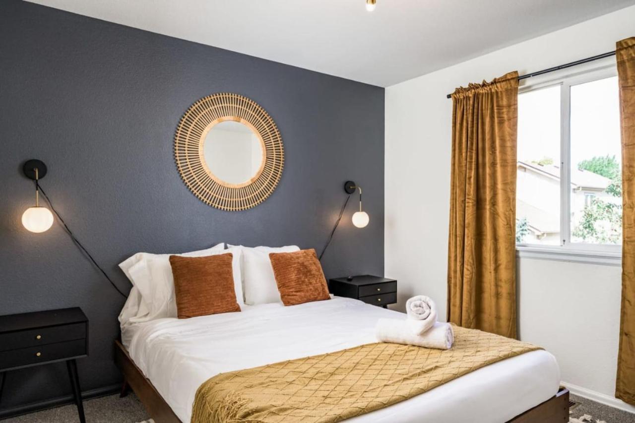 Artist Getaway In Downtown Westminster