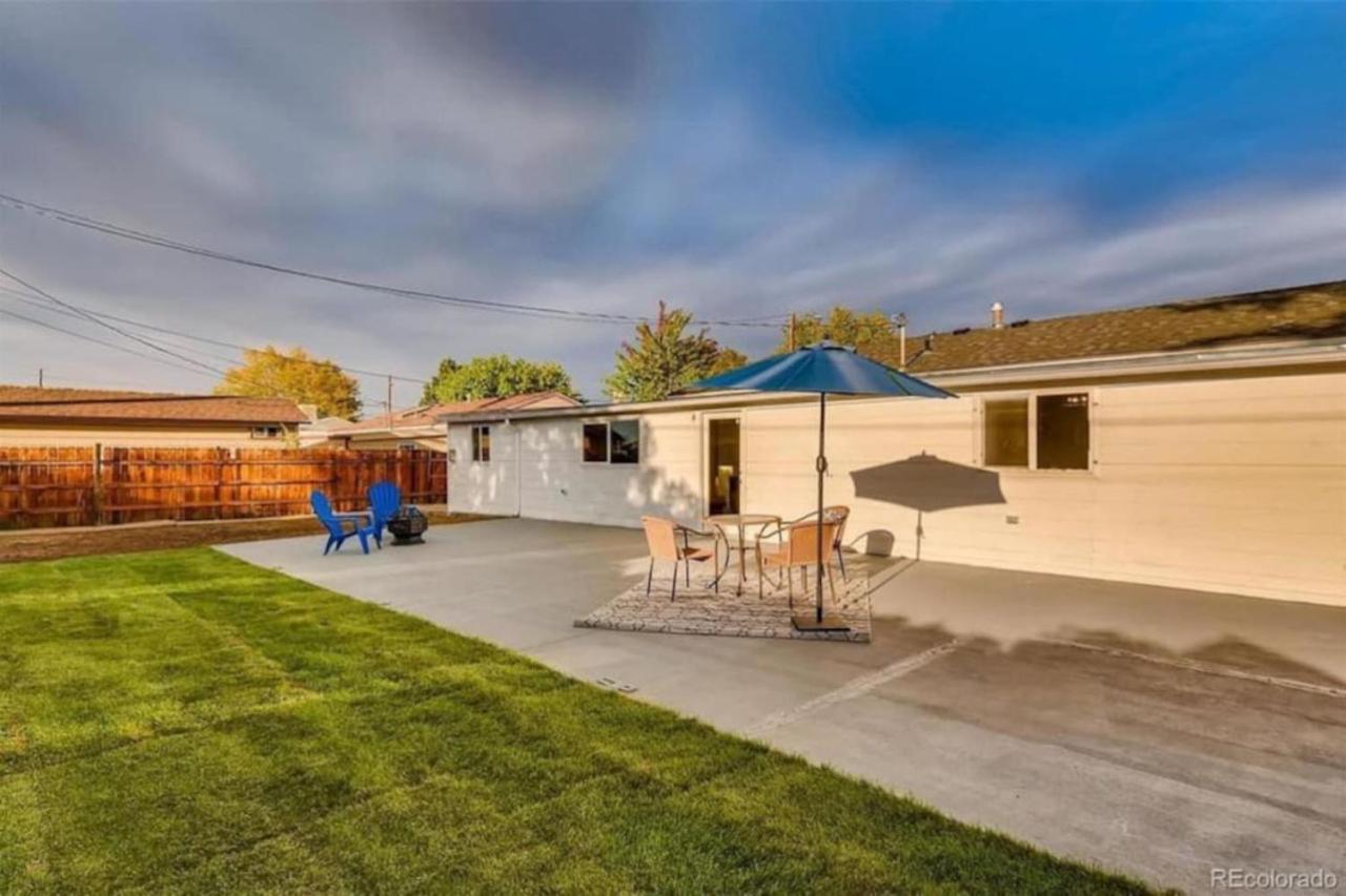 Cozy With 2 Bath 10 min to Downtown Denver And Fast Wifi