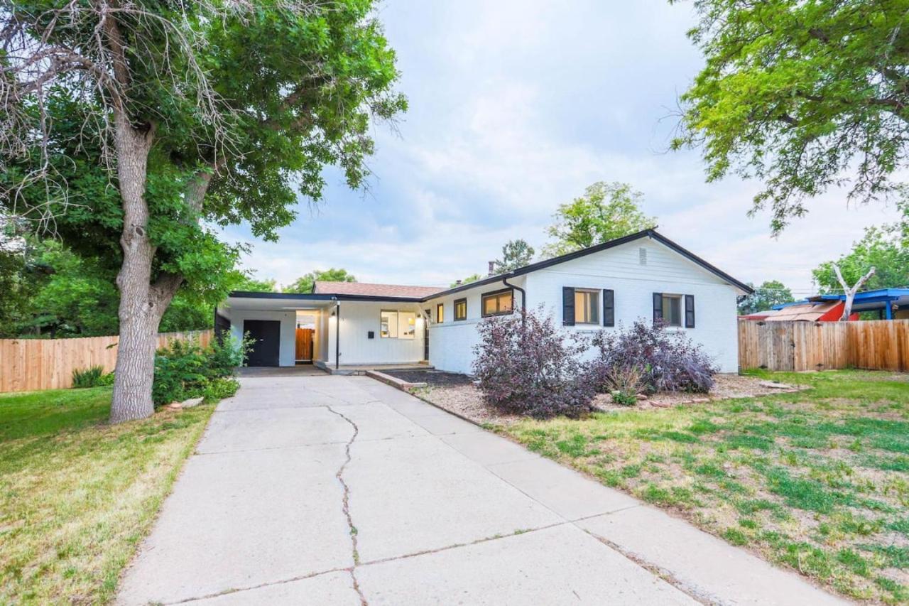 Groovy Getaway With 4 KING Beds And A Hot Tub