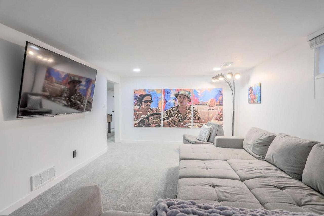 Groovy Getaway With 4 KING Beds And A Hot Tub