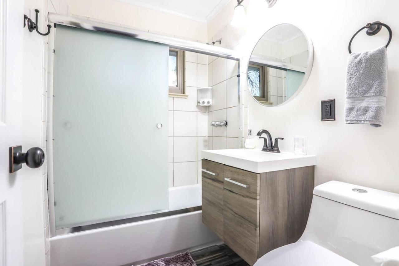Groovy Getaway With 4 KING Beds And A Hot Tub