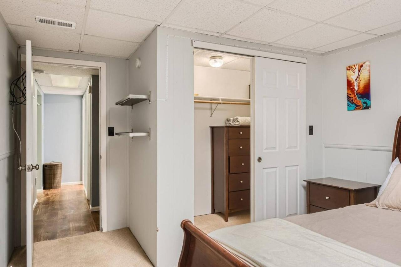 Pet Friendly Townhome WIth A Fireplace And A King Bed In Littleton