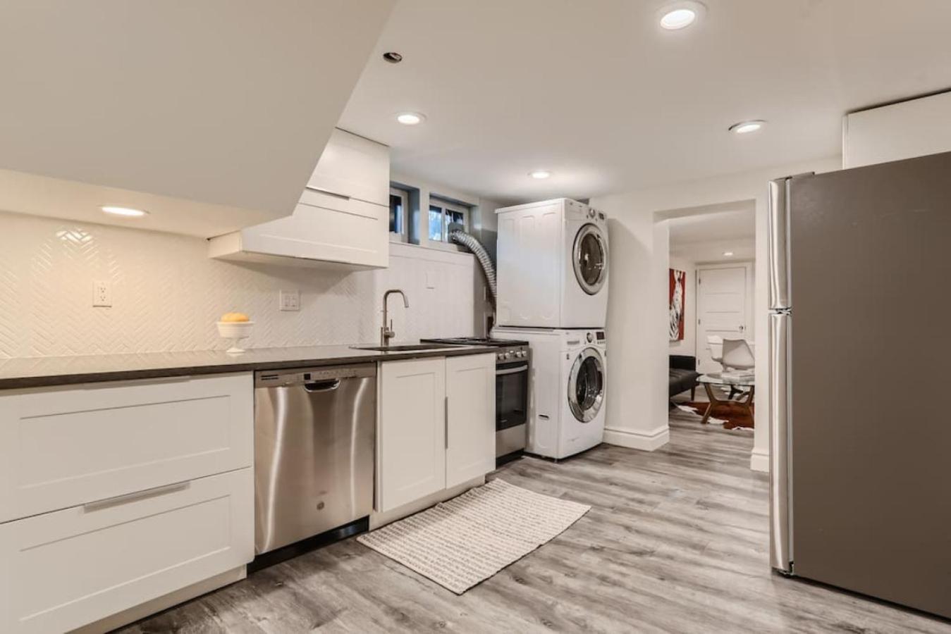 Guest Suite At Hilltop And Cherry Creek Near to Museums