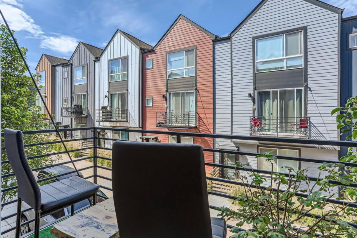 3 Bedrooms 2 Bath Townhome In West Denver Near to Red Rocks And Foothills