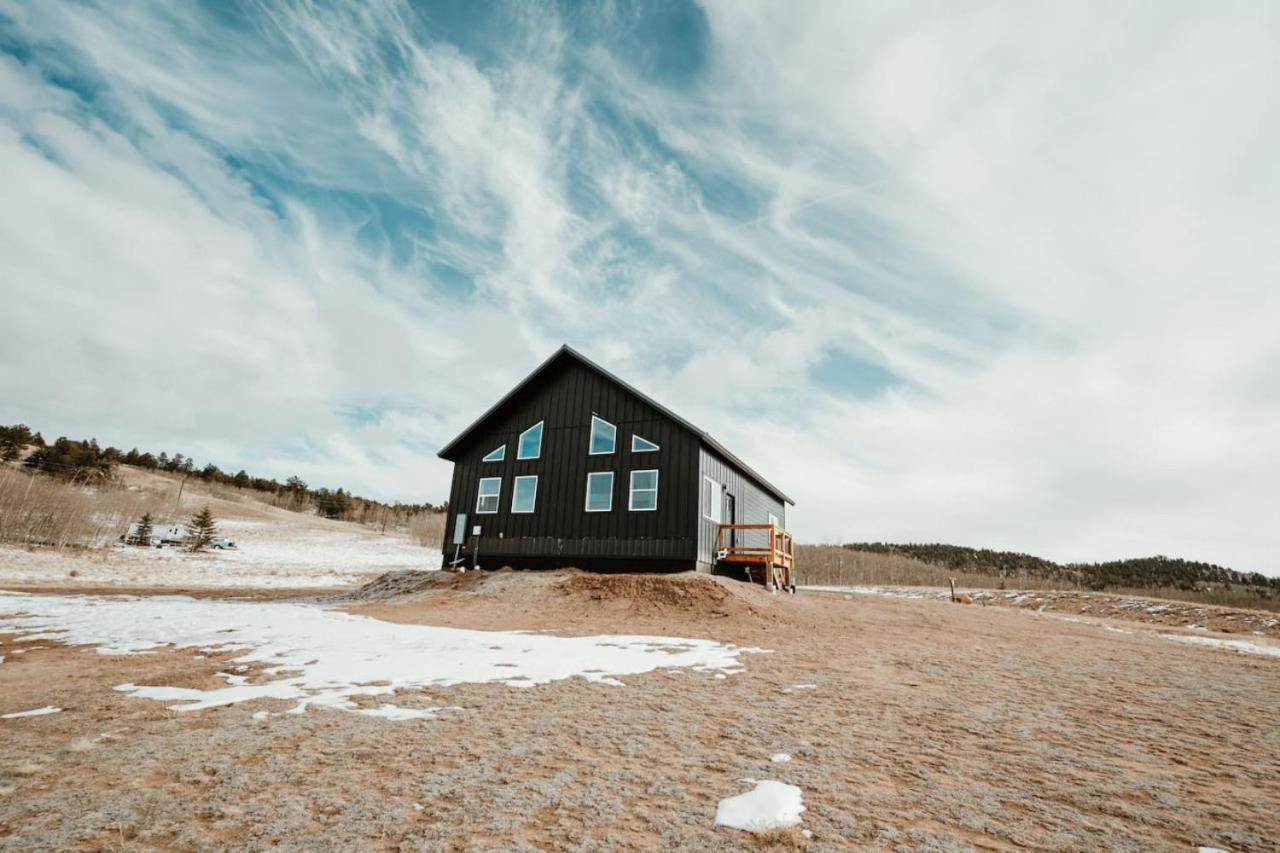 New Cabin Pet Friendly With A Game Room And King Beds