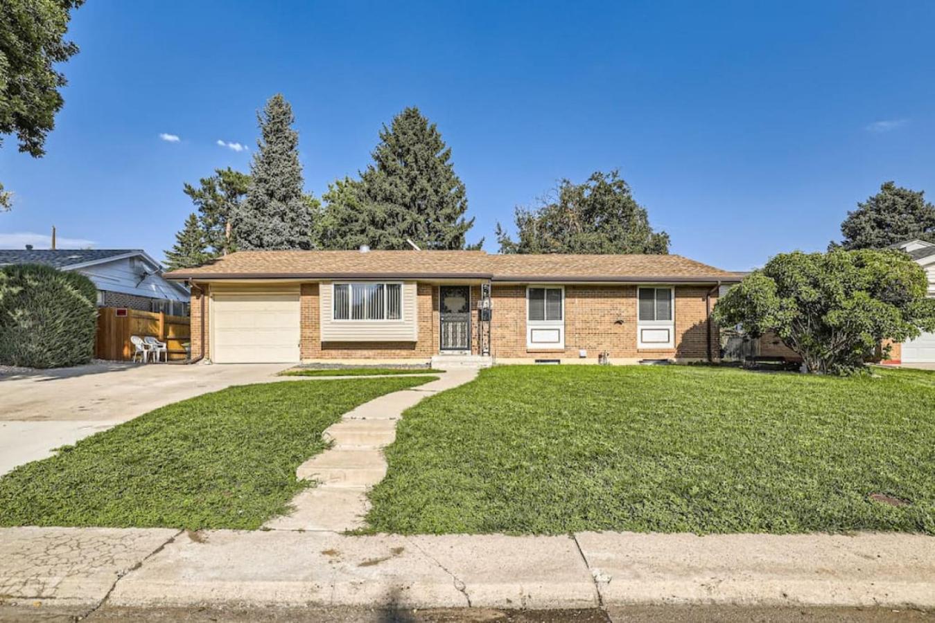Pet Friendly 3 Bedroom Near to Red Rocks And Belmar In Denver