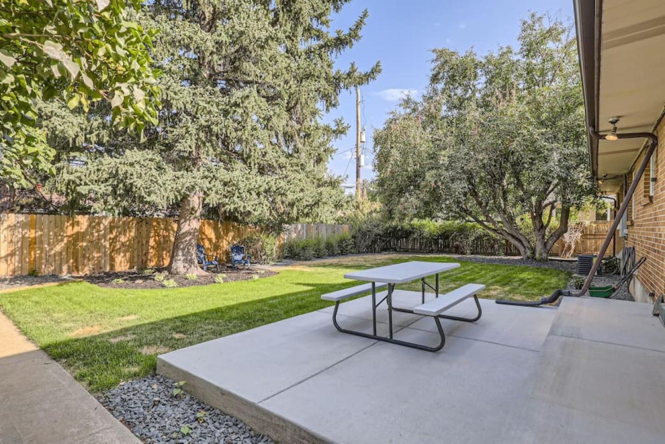 Pet Friendly 3 Bedroom Near to Red Rocks And Belmar In Denver