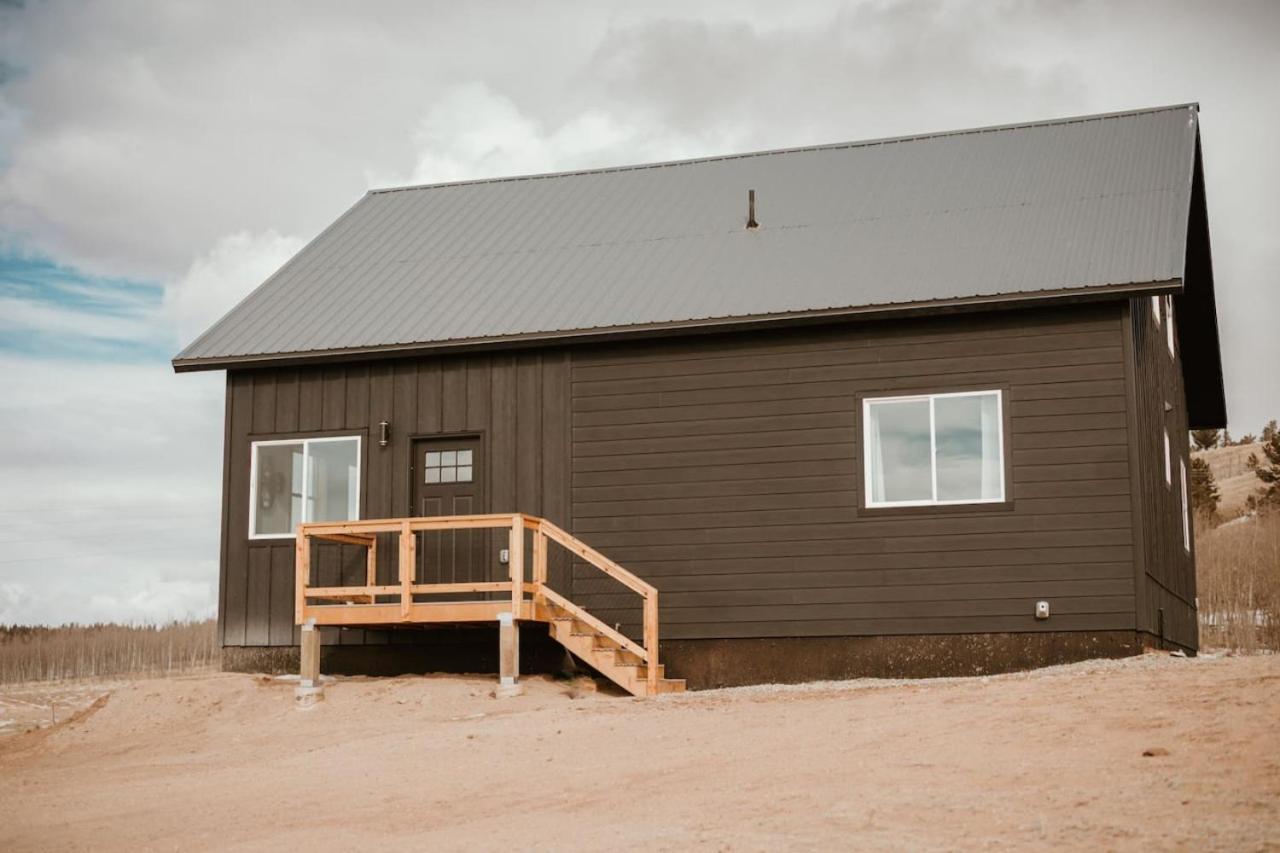 New Cabin Pet Friendly With A Game Room And King Beds