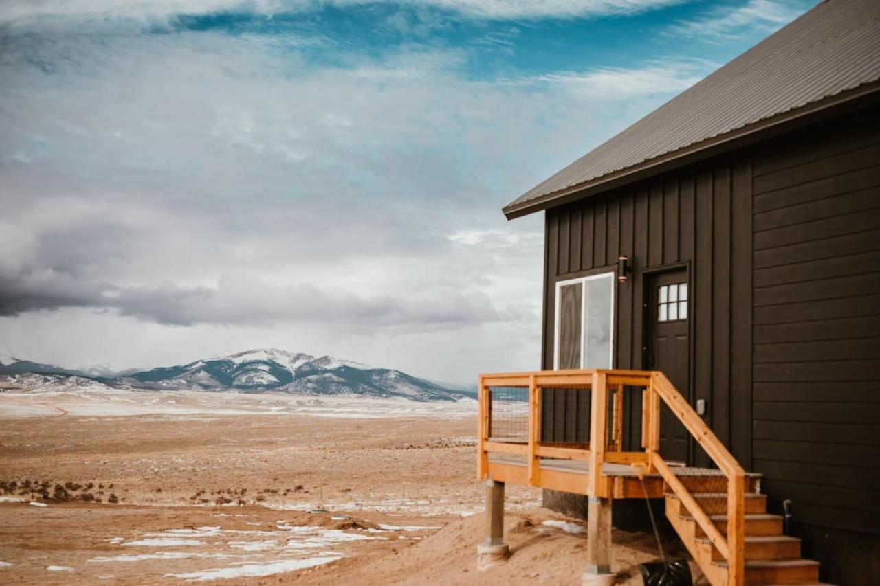 New Cabin Pet Friendly With A Game Room And King Beds