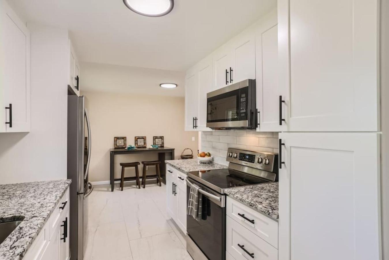 Pet Friendly 3 Bedroom Near to Red Rocks And Belmar In Denver