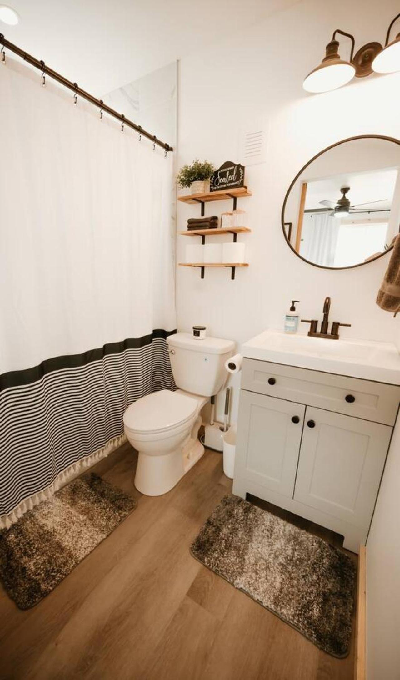 New Cabin Pet Friendly With A Game Room And King Beds