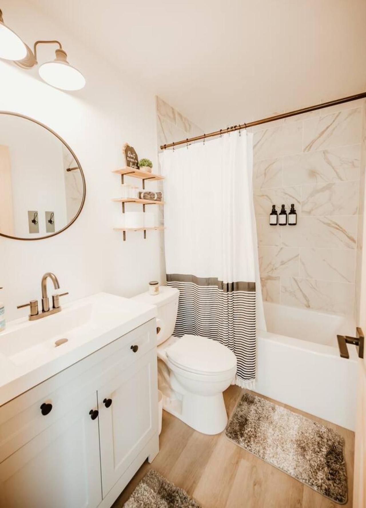 New Cabin Pet Friendly With A Game Room And King Beds