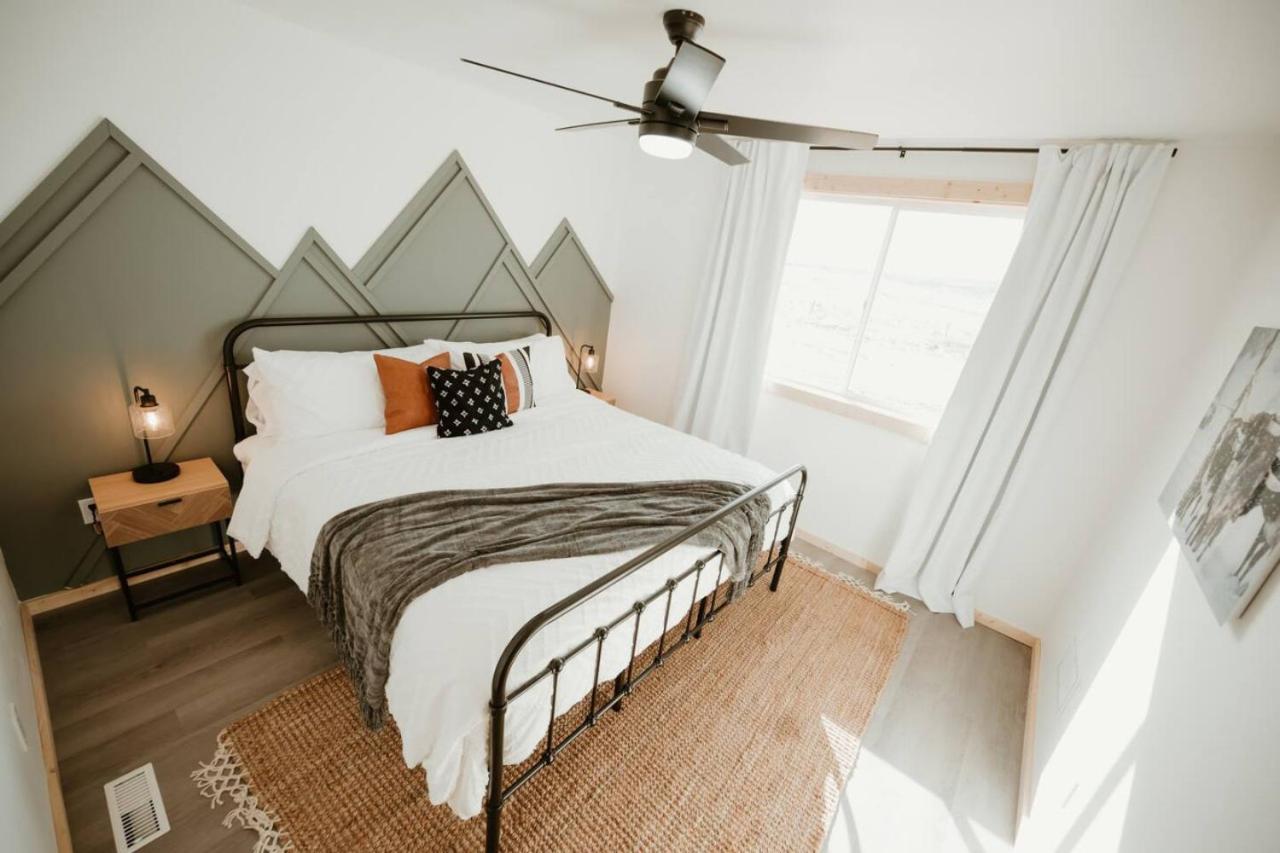 New Cabin Pet Friendly With A Game Room And King Beds