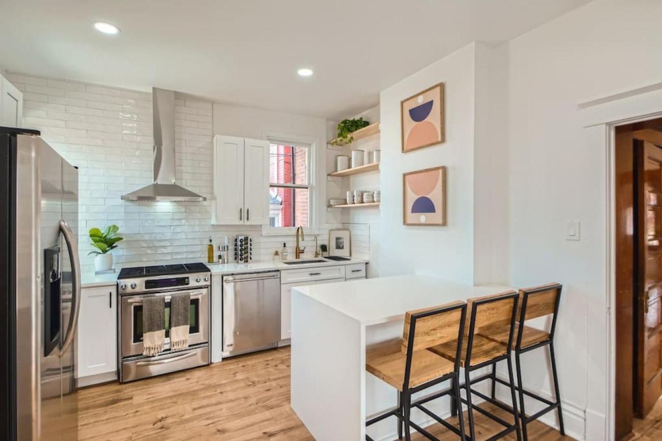 Remodeled 3 Bedroom Close to St Broadway And Sante Fe And CBD
