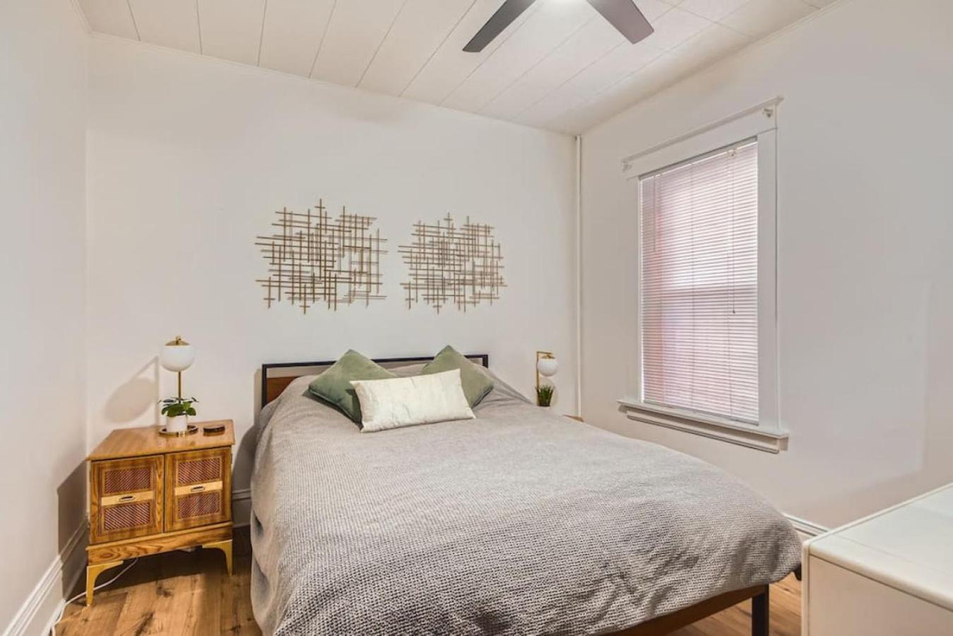 Remodeled 3 Bedroom Close to St Broadway And Sante Fe And CBD