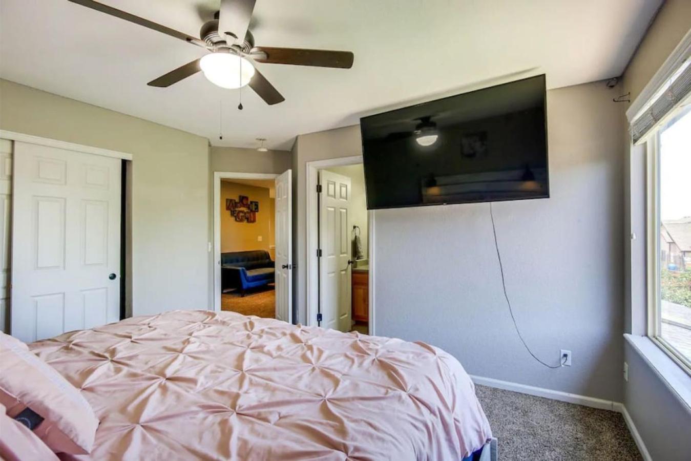 Near to DIA Airport retreat And 20 Min To Downtown Denver