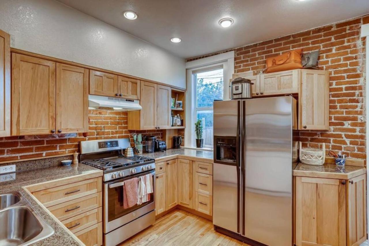 Central Denver Townhome Close To Historic Neighborhood