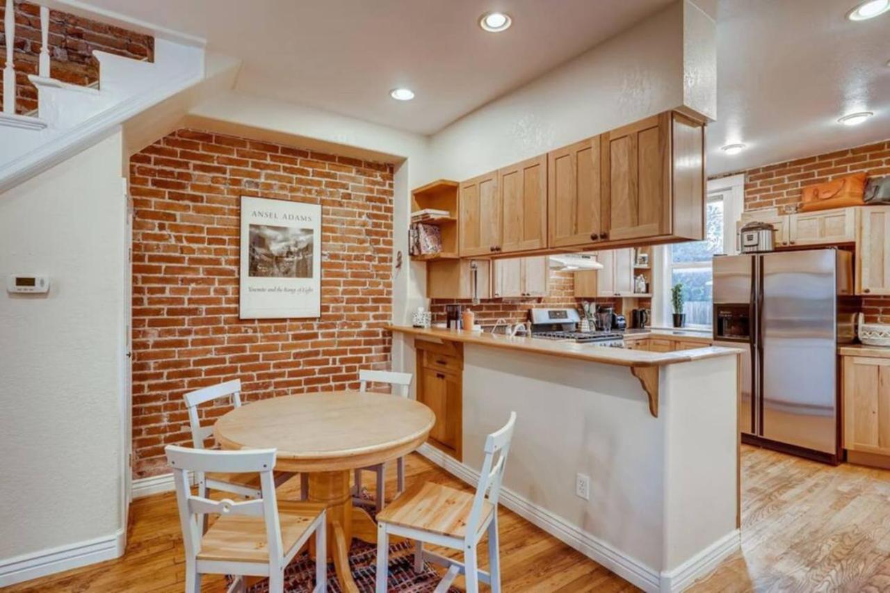 Central Denver Townhome Close To Historic Neighborhood