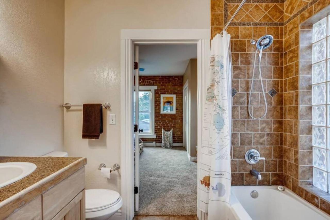 Central Denver Townhome Close To Historic Neighborhood