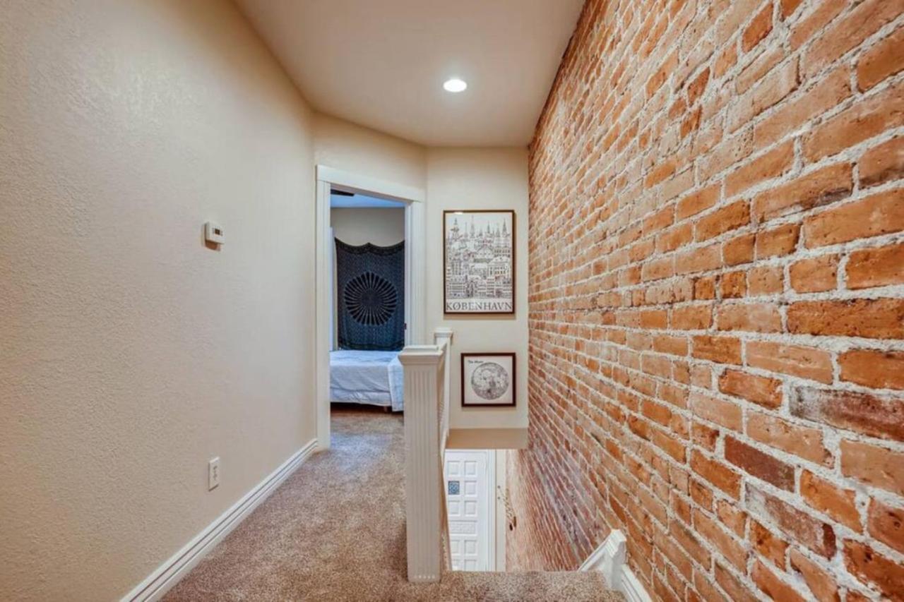 Central Denver Townhome Close To Historic Neighborhood
