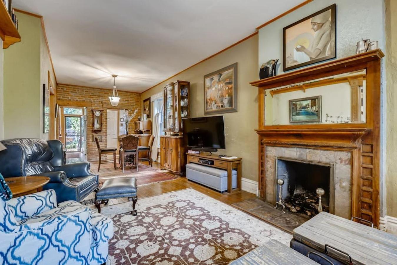 Artsy Victorian Great Location And Amazing Outdoor Space