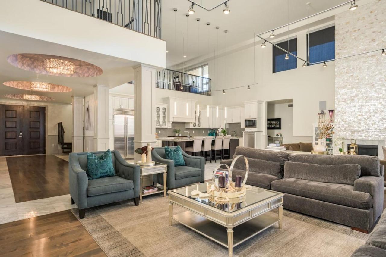 Ultra Luxury Loft With A Fireplace In The Rooftop In RiNo