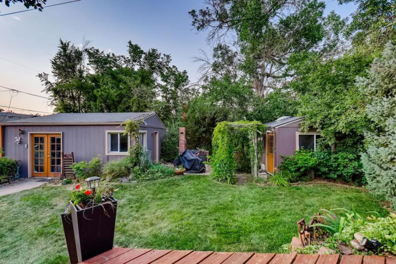 Artsy Victorian Great Location And Amazing Outdoor Space