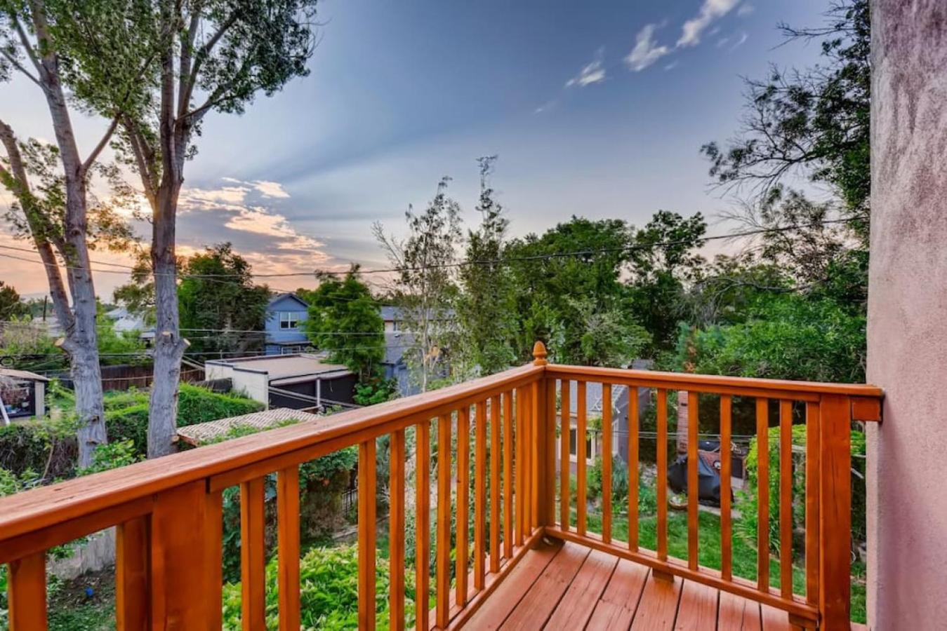 Artsy Victorian Great Location And Amazing Outdoor Space