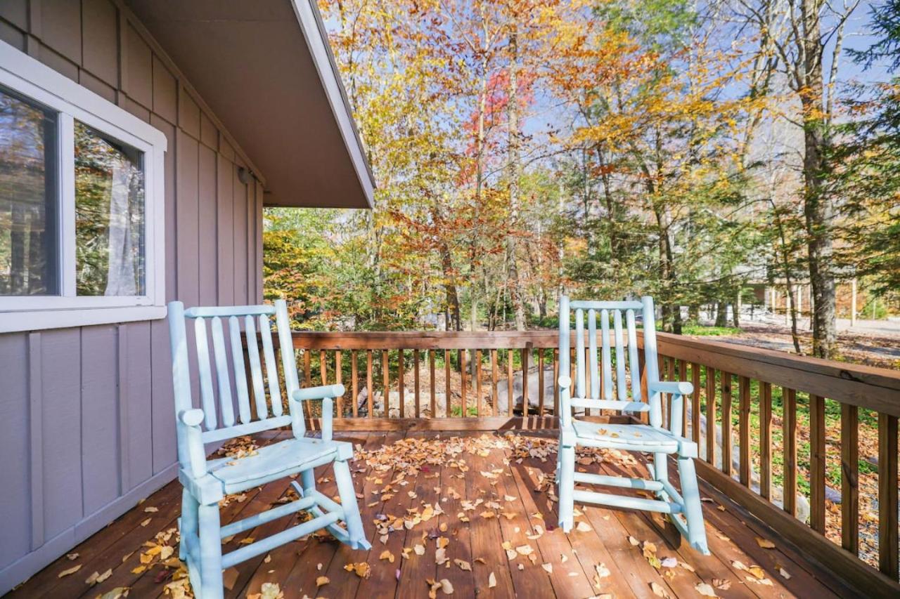 Family Friendly Cabin With A Firepit And A Hot Tub In Heart of Poconos