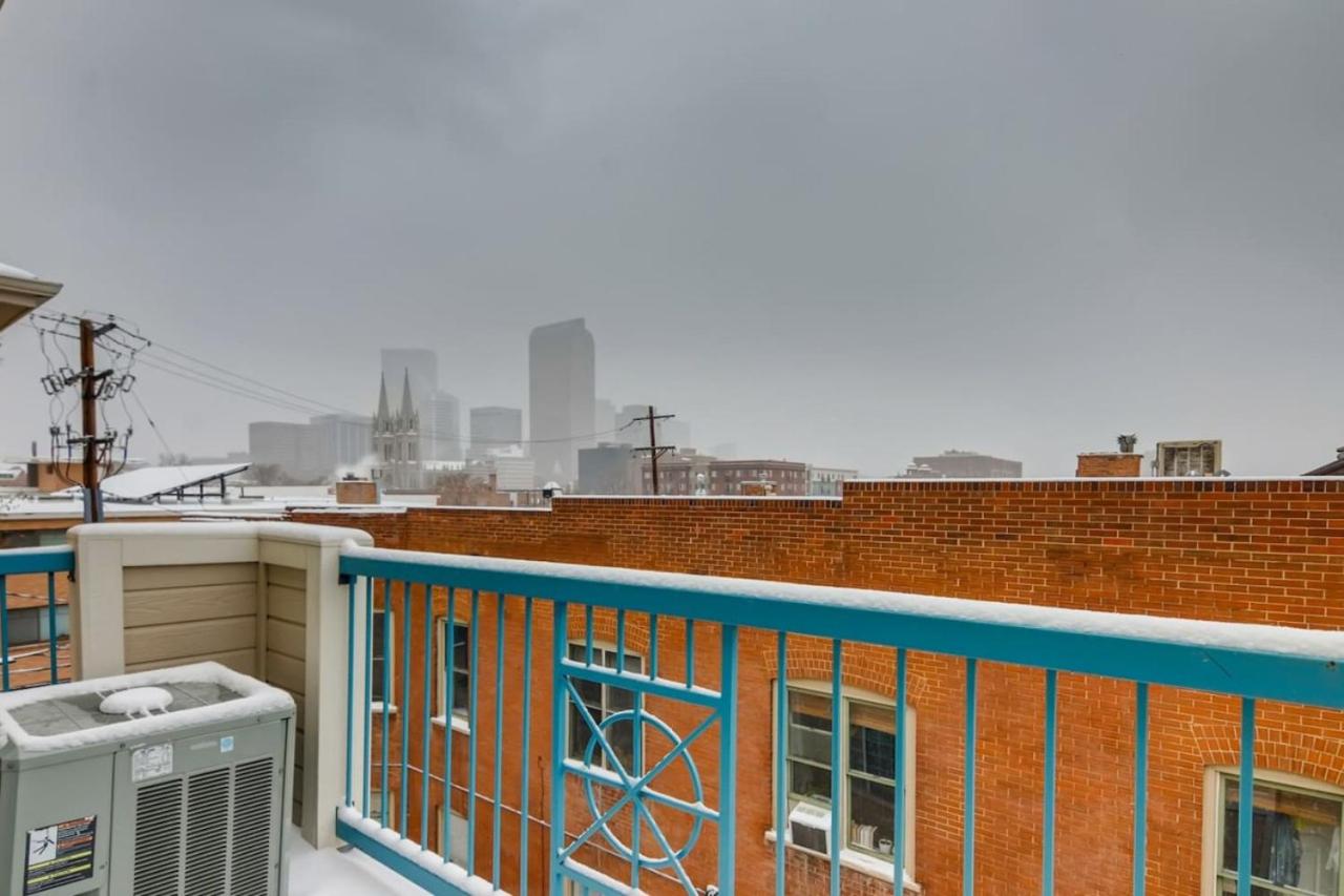 Capital Hill Condo 5 star location With Balcony