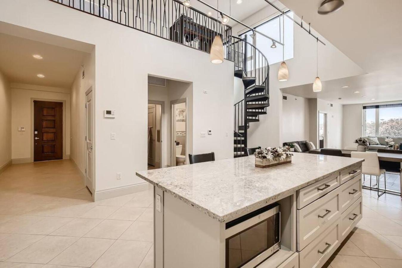 Luxury Loft With Skyline Viwes In RiNo