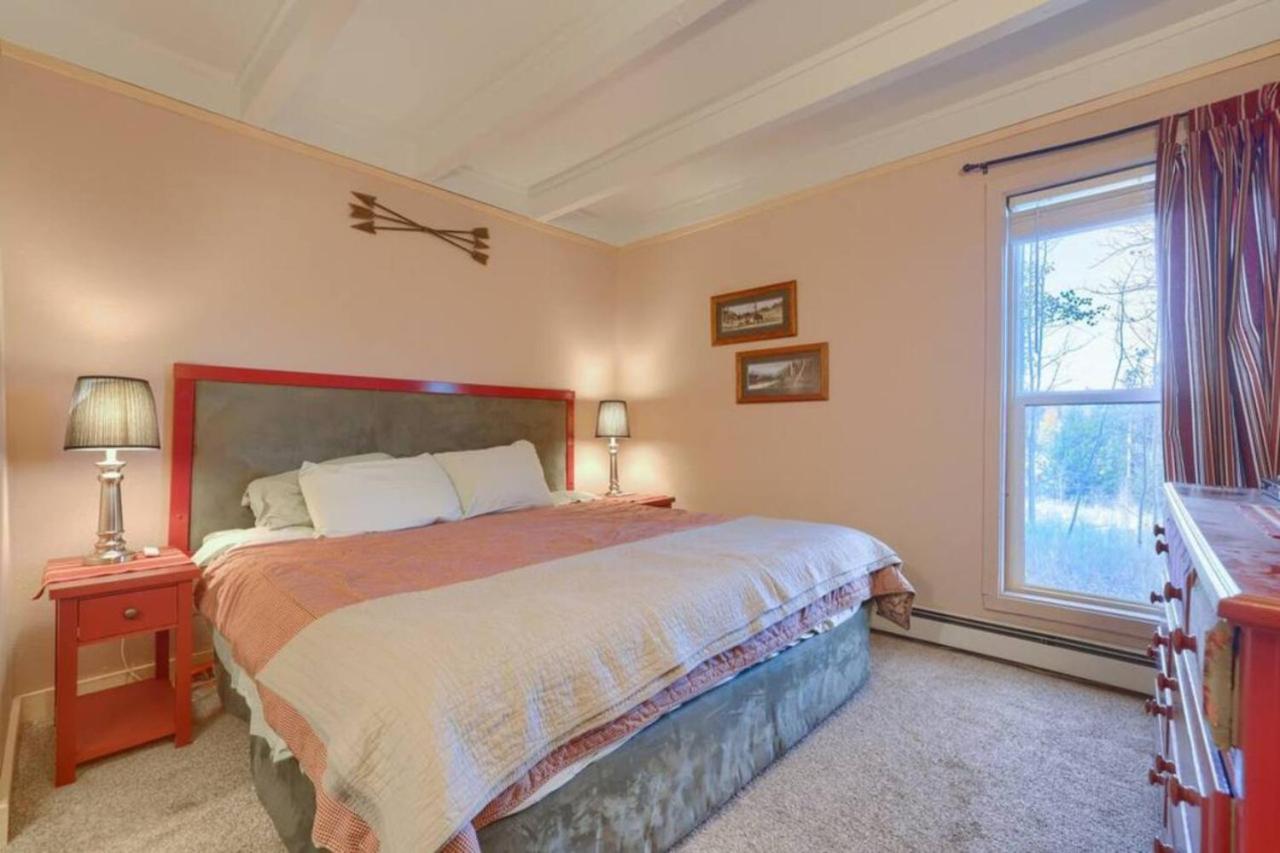 Pet Friendly With A Fireplace A Pool Near Mountain Biking And Skiing