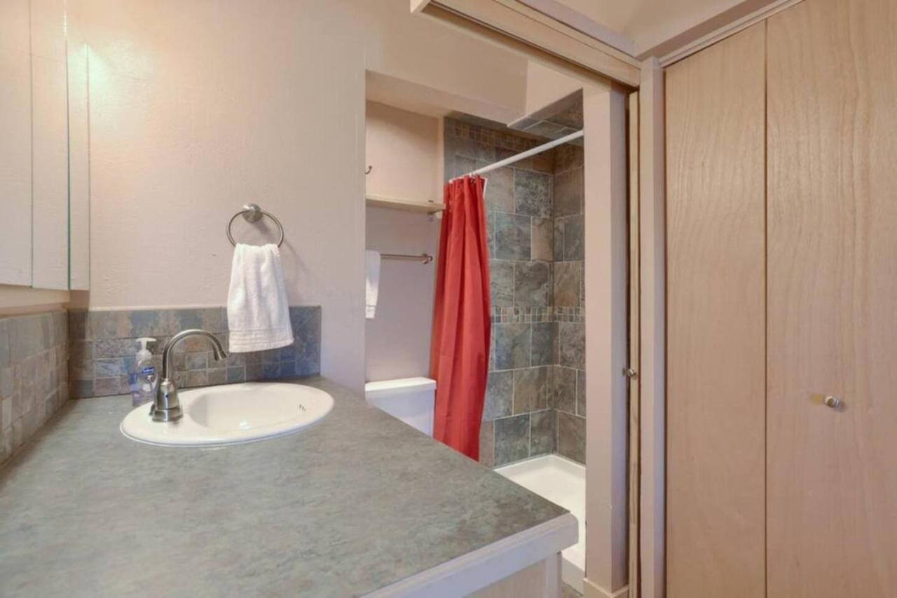 Pet Friendly With A Fireplace A Pool Near Mountain Biking And Skiing