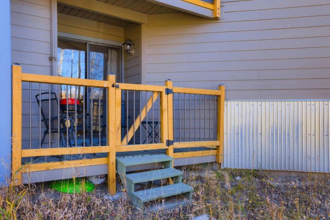 Pet Friendly With A Fireplace A Pool Near Mountain Biking And Skiing