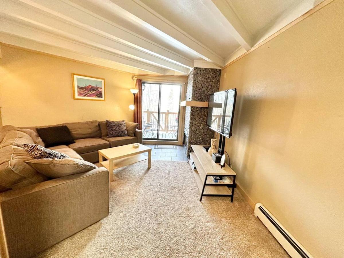 Pet Friendly With A Fireplace A Pool Near Mountain Biking And Skiing