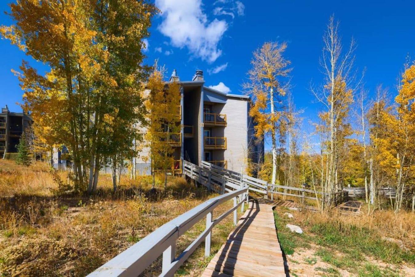 Pet Friendly With A Fireplace A Pool Near Mountain Biking And Skiing