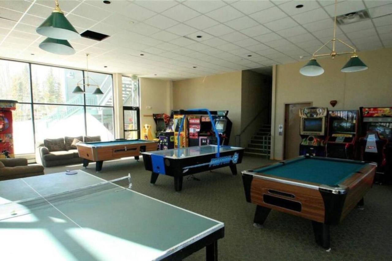 Pet Friendly With A Fireplace A Pool Near Mountain Biking And Skiing