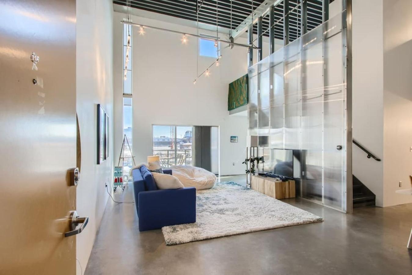 New Hip Loft Near RiNo Taxi District With A Pool